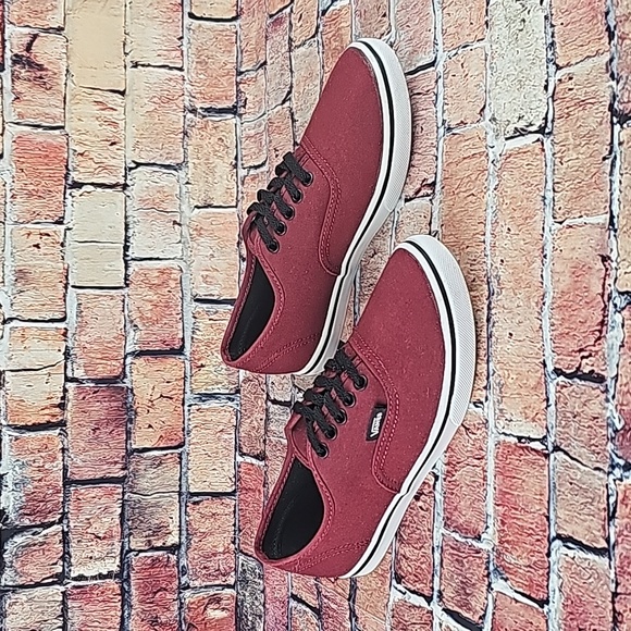 VANS CLASSIC LOWTOP SHOES, WOMANS SIZE 6 GUC - Picture 2 of 11